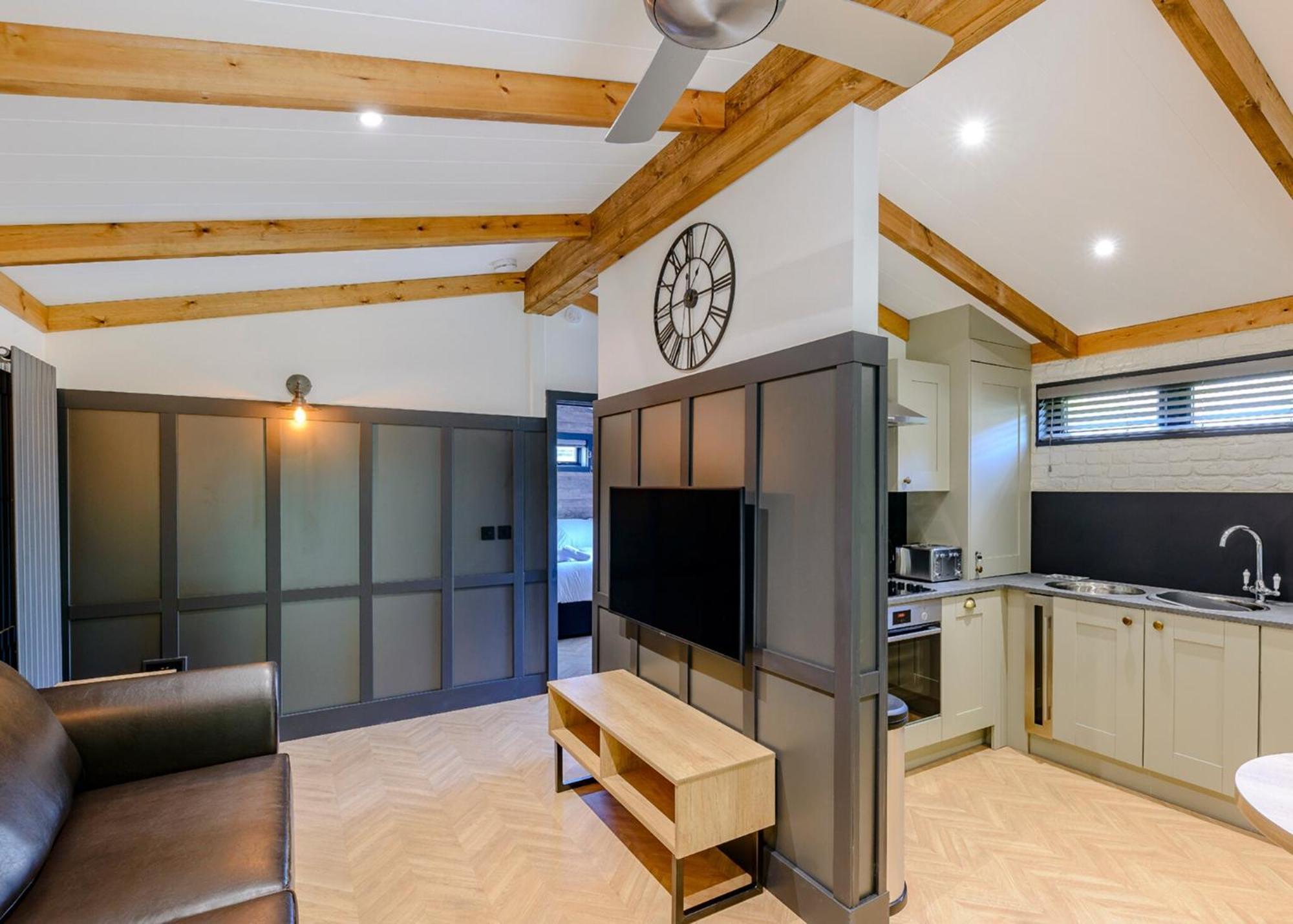 Rivendale Lodge Retreat Ashbourne  Bagian luar foto